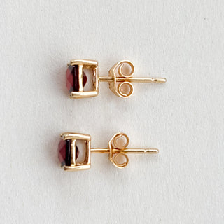 Garnet Studs | 14ct Gold | 0.5cm | 0.95g