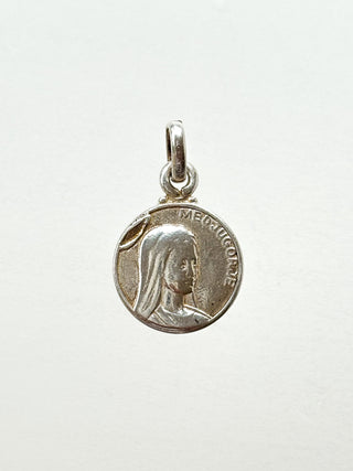 Miraculous Medal Pendant | 925 Silver | 18–20-Inch Silver Chain | 1.78g