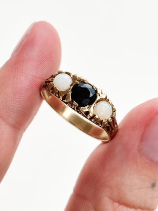 Opal & Sapphire Trilogy Ring | 9ct Gold | 3.28g | size Q