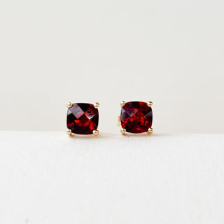 Garnet Studs | 14ct Gold | 0.5cm | 0.95g