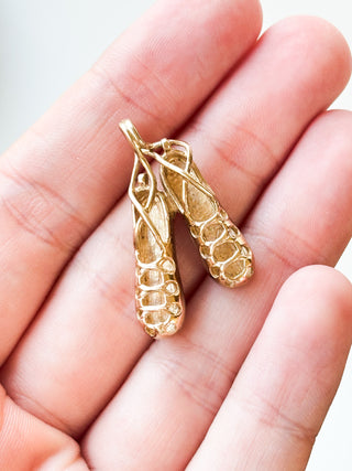 Heavy Irish Dancing Shoes Pendant | 9ct Gold | 5.58g | 33mm