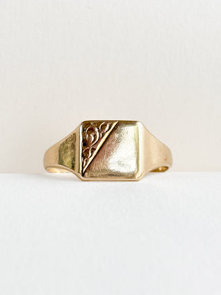 Square Signet Ring | 9ct Gold | Engraving | Size P | 1.76g