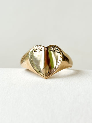 Heart Signet Ring | 9ct Gold | Size R | 4.35g