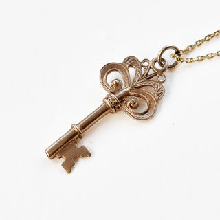 Large Key Pendant (4cm, 1.74g) | 9ct Gold | 18" Fine Cable Link Chain