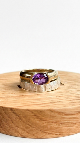 East-West Amethyst Ring | 9ct Gold | Size M | 4.80g