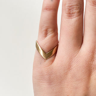 Chevron Ring | 9ct Gold | Size K½ | 2.72g