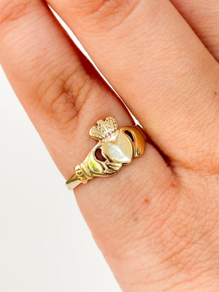 Small Claddagh Ring | 9ct Gold | Size J | 1.34g