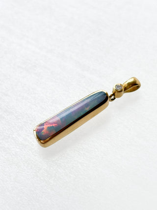 Diamond & Natural Opal Bezel Set Pendant | 18ct Gold | 18-Inch Curb Link Chain | 3cm