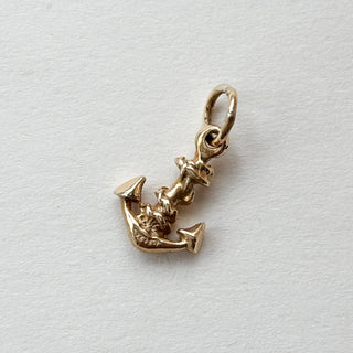 Anchor Pendant | 9ct Gold | 1cm x 1.5cm | 0.98g (2.09g with Chain)