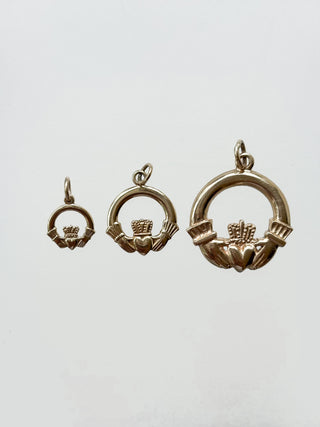Small Claddagh Pendant | 9ct Gold | 18-Inch Fine Diamond Anchor Chain | 0.56g