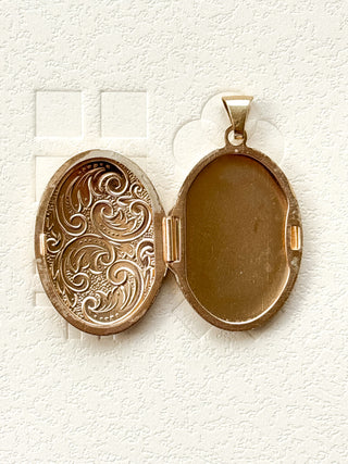 Oval Engraved Locket | 9ct Gold | 3.13g | 18–20-Inch Diamond Anchor Chain