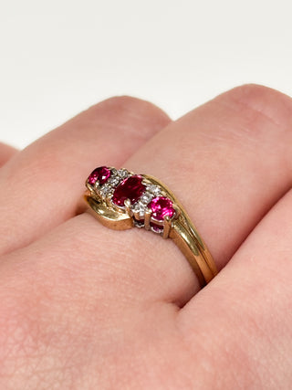 Diamond & Syn Ruby Bypass Trilogy Ring | 9ct | Q | 2.98g