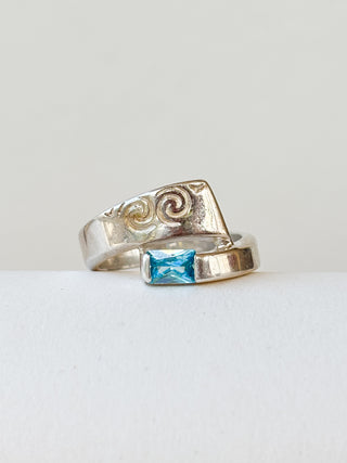 Blue Glass Celtic Swirls Ring | 925 Silver | Size R | 6.35g