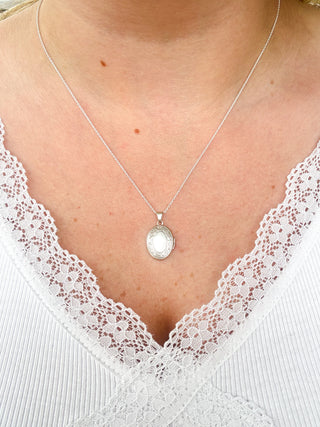Oval Locket | 925 Silver | 18in - 20in Silver Chain | 3.08g
