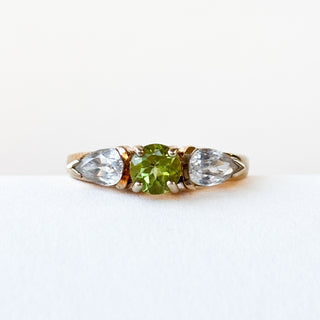 Trilogy ring Peridot & CZ | 9ct Gold | Size N | 2.34g