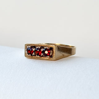 Garnet Trilogy Ring | 9ct Gold | Size N | 2.30g