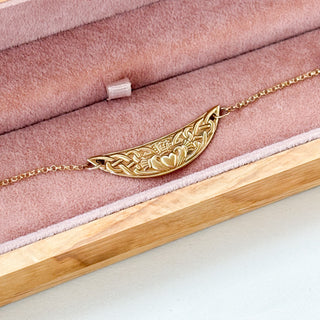 Engraved Claddagh Crescent Pendant | 9ct Gold | 19.5" | 4.35g
