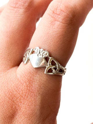 Claddagh Trinity Knot Silver Ring | 925 Silver | Size V | 3.71g