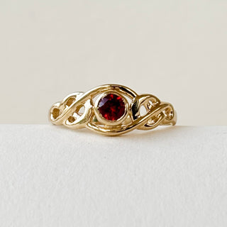 Celtic Band Garnet | 9ct Gold | Size N | 1.88g