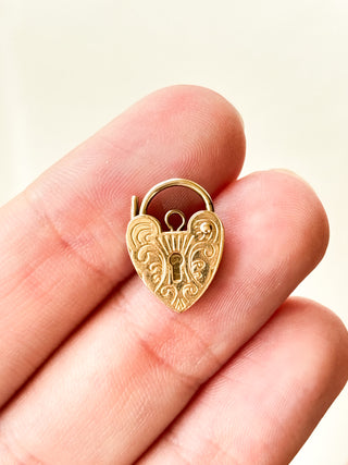 Heart Padlock Pendant Engraved | 9ct Gold | 0.97g | Diamond Chain 18-20in