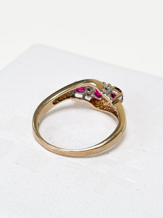 Diamond & Syn Ruby Bypass Trilogy Ring | 9ct | Q | 2.98g