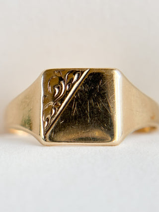 Square Signet Ring | 9ct Gold | Engraving | Size P | 1.76g