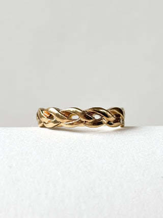 Celtic Weave Ring | 9ct Gold | Size L | 2.13g