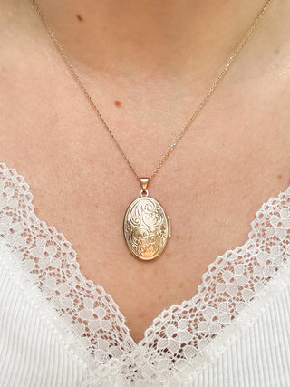 Oval Engraved Locket | 9ct Gold | 3.13g | 18–20-Inch Diamond Anchor Chain