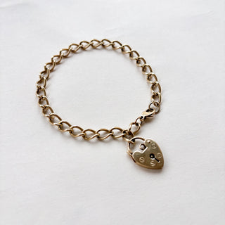 Curb Chain Bracelet with Heart Lock | 9ct Gold | 9.41g | 7.6in