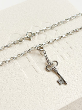 Key Pendant | Silver | Medium 18-Inch Chain | 5.31g