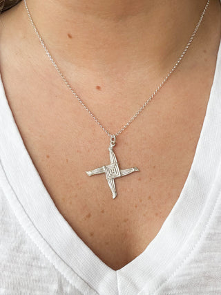 St. Brigid’s Cross Pendant | 925 Silver | 18-Inch Fine Cable Link Chain | 1.89g