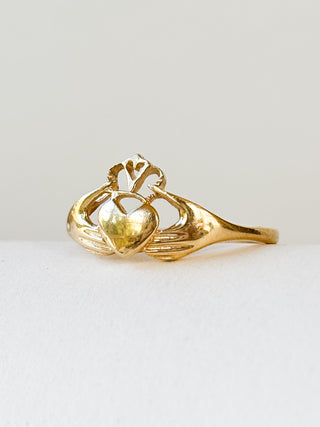 Modern Claddagh Ring | 9ct Gold | Size O | 1.93g