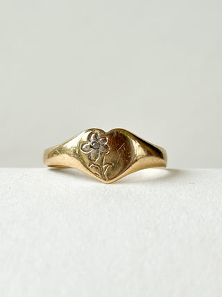Daisy Diamond Signet Ring | 9ct Gold | Size N | 1.47g