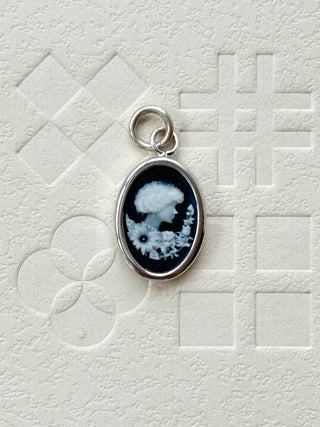 Cameo Pendant | 925 Silver | 0.93g | 18–20-Inch Cable Link Chain
