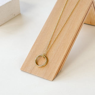 Circle Charm Necklace | 9ct Gold | 2.3g | 18" Fine Link Chain