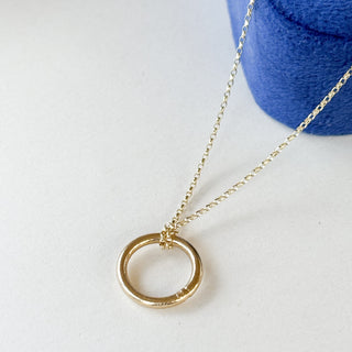 Circle Charm Necklace | 9ct Gold | 2.3g | 18" Fine Link Chain