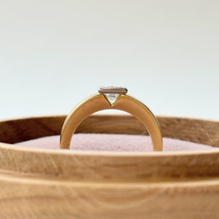 Minimal and Modern: The Cool-Girl Square Solitaire
