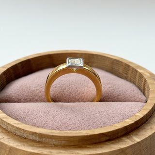 Minimal and Modern: The Cool-Girl Square Solitaire