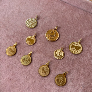 Gemini Zodiac Medal – 8ct Gold | 2.6g | 9ct Gold 18" Chain