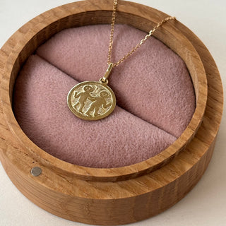 Gemini Zodiac Medal – 8ct Gold | 2.6g | 9ct Gold 18" Chain
