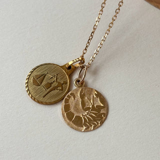 Libra Zodiac Medal – 8ct Gold | 1.8g | 12mm | 9ct Gold 18" Chain