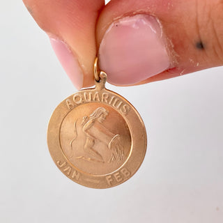 Heavy Aquarius Zodiac Medal Necklace | 9ct Gold | 20mm | 16" Chain | 3.7g