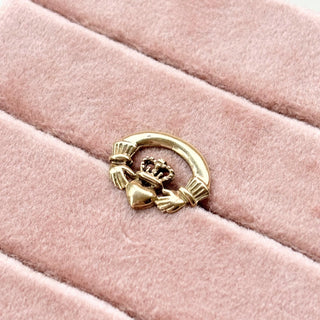 9 Carat Claddagh Pin