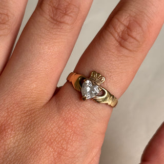 Stoned Claddagh Ring | 9ct Gold | Size R | 2.7g