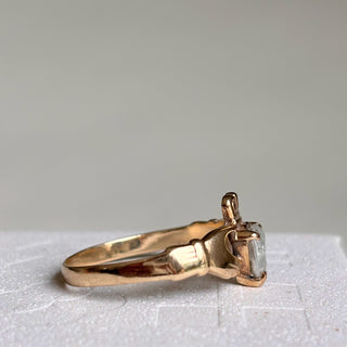 Stoned Claddagh Ring | 9ct Gold | Size R | 2.7g