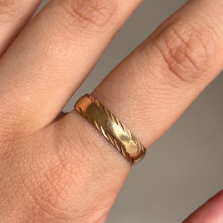 Etched Band | 9ct Gold | Size T | 2g