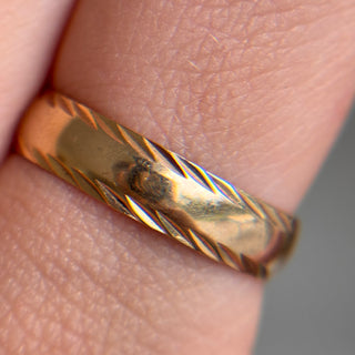 Etched Band | 9ct Gold | Size T | 2g
