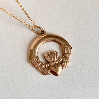 Claddagh Pendant | 9ct Gold | 18mm | 18" Cable Chain | 2.6g