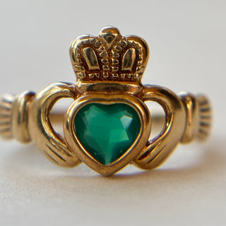 Claddagh Ring with Green Stone | 8ct Gold | Size J | 1.8 gram