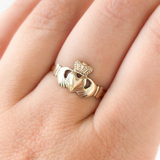1990 Claddagh Ring | 9ct Gold | Size P½ | 1.15g